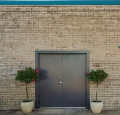 1519 Beaumont St, Dallas TX  75215-2003 exterior