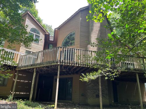 11579 Lake Newport Rd, Herndon, VA 20194-1211