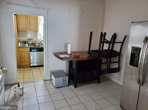 5647 10th St, Philadelphia PA 19141-3601 exterior