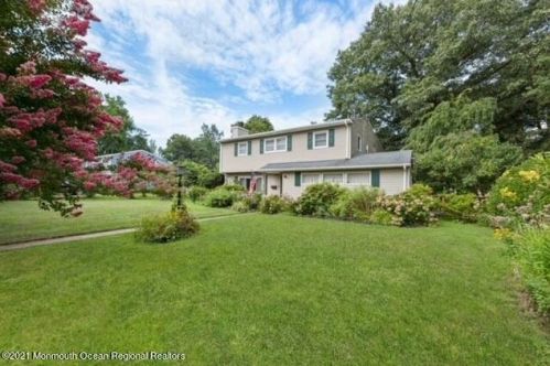 8 Nautilus Dr, Leonardo, NJ 07737-1307