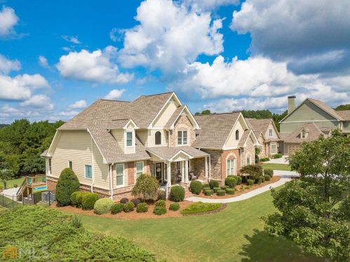 1021 Silver Thorne Dr, Loganville, GA 30052-9289