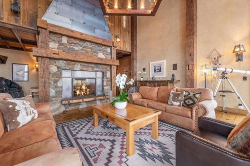 12332 Ski Slope Way, Truckee CA  96161-6603 exterior