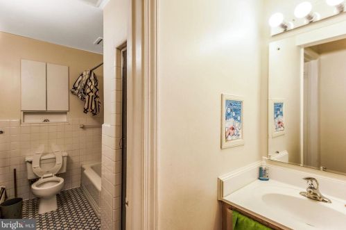 12606 Meadowood Dr, Silver Spring MD 20904-2928 exterior