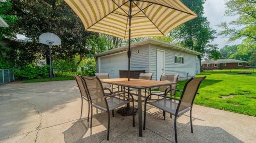 2525 Drexel Dr, Hobart IN 46342-3528 exterior