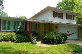 930 Westwood Dr, Glenwood, IL 60425-1326