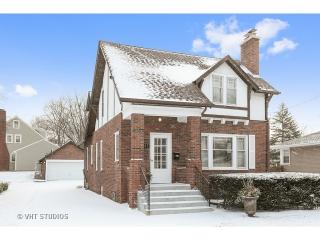 107 President St, Wheaton, IL 60187-5707