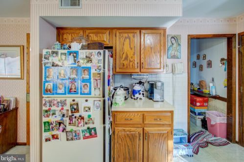 11 Cavalier Dr, Trenton NJ  08619-1357 exterior