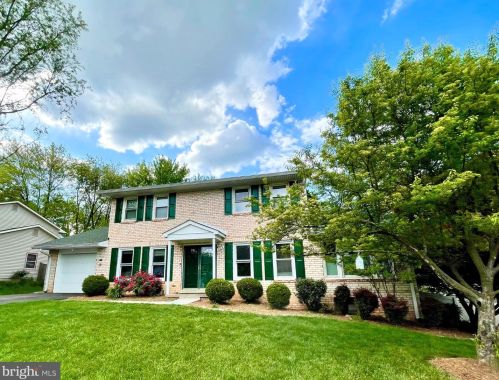 1104 Artic Quill Rd, Herndon, VA 20170-3601