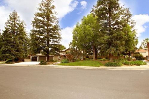 840 Oak Ave, Clovis, CA 93611-0340