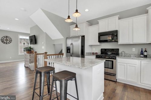 34 Overlook Dr, Hanover PA 17331-7923 exterior