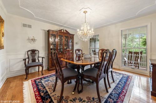 115 Eastern Ave, Willowbrook IL  60514-1411 exterior