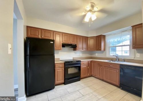 4645 Charlton Ct, Woodbridge VA  22193-3000 exterior