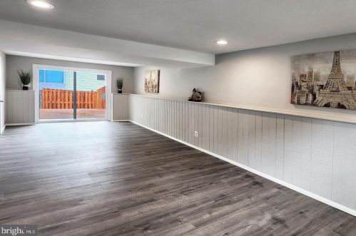 8406 Great Lake Ln, Springfield VA  22153-4004 exterior