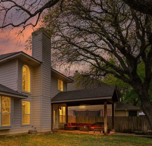 143 Brentwood Dr, Georgetown, TX 78628-1017