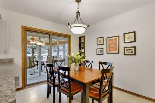 2073 Jade Ln, Saint Paul MN  55122-2862 exterior