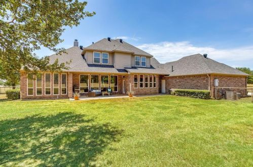 1007 Bentwater Pkwy, Granbury, TX 76049-5508