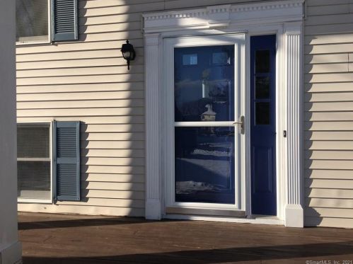 48 Yorkshire Ln, Windsor CT  06095-2063 exterior