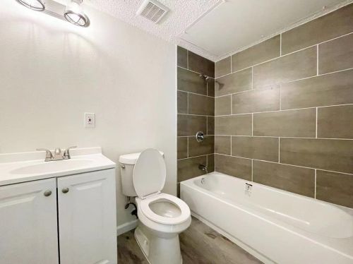 2219 Crockett Dr, Carrollton TX 75006-7753 exterior