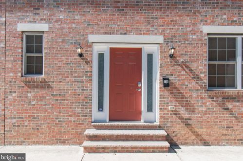 650 8th St, Philadelphia, PA 19123-3402