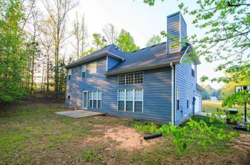 2865 Fairburn Cir, Atlanta GA  30331-6000 exterior