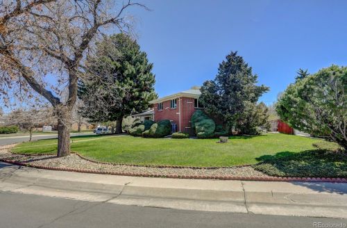 574 Iola St, Denver, CO 80010-4542