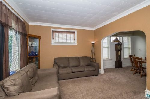 2328 2nd St, Duluth, MN 55806-1941