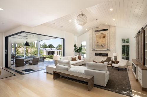 1475 Country Clb Dr, Los Altos CA 94024-5904 exterior