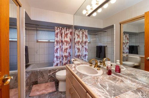 5140 Maunalani Cir, Honolulu HI  96816-4020 exterior