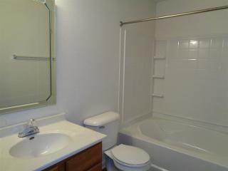 2050 Bridlewood Dr, Hopewell IN  46131-7086 exterior