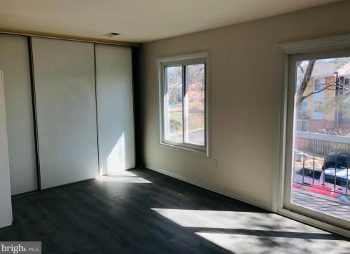 7037 Brocton Ct, Springfield VA  22150-3049 exterior