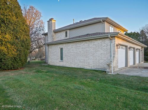 12133 Walker Rd, Lemont IL  60439-4519 exterior