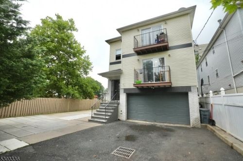 66 Montclair Ave, Newark NJ  07104-5050 exterior