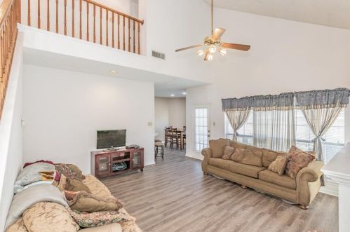 2117 Glen Heights Dr, Garland, TX 75044-5519