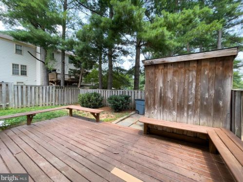 5601 Castlebury Ct, Springfield VA  22015-1883 exterior