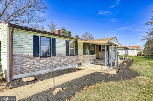 2620 Oakland Rd, York, PA 17315-4526
