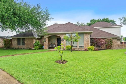 7305 Clayshire Cir, Dallas, TX 75231-4730