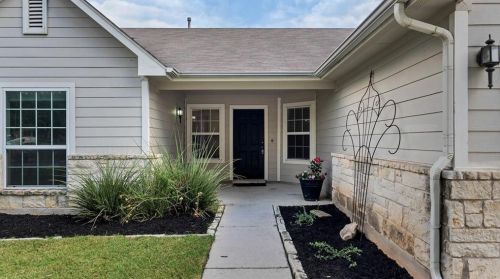 1281 Beechwood Dr, Uhland TX 78640-5718 exterior