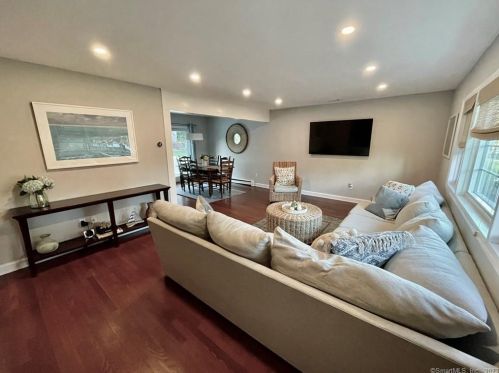 7 Esquire Rd, Norwalk, CT 06851-2206