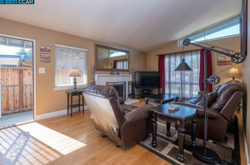 1633 Juniper St, Livermore, CA 94551-1908