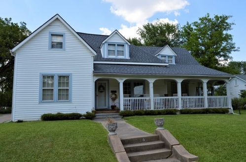 1504 Bonham St, Commerce, TX 75428-2534