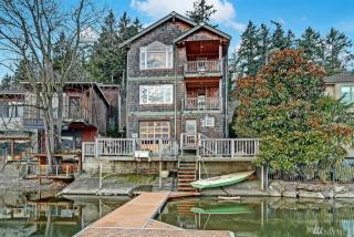 3151 Lake Sammamish Shore Ln, Redmond, WA 98075-9682