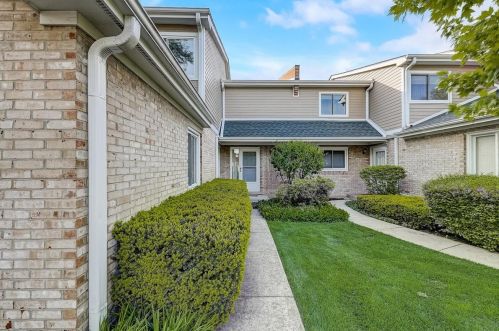 250 Golfview Ter, Palatine, IL 60067-2464