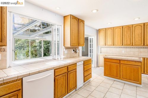 6 Pillon Real, Concord CA  94523-1622 exterior