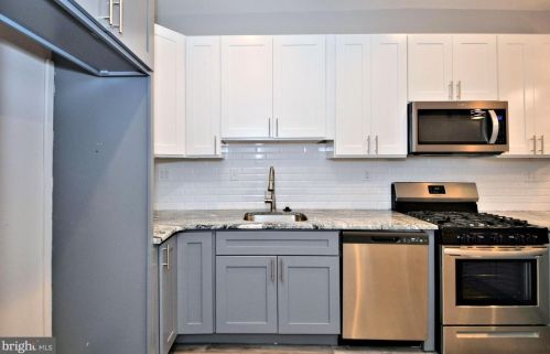 328 61 St, Philadelphia PA 19142-3402 exterior