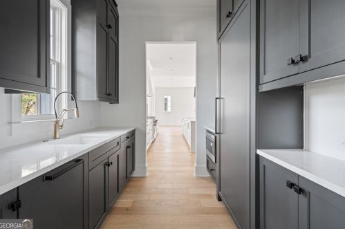 695 Moores Mill Rd, Atlanta GA  30327-0015 exterior