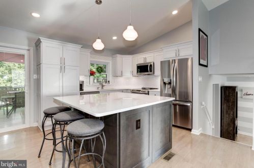 12003 Point Longstreet Way, Woodbridge, VA 22192-1021
