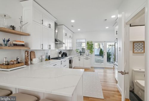 2023 Fitzwater St, Philadelphia PA  19146-1332 exterior