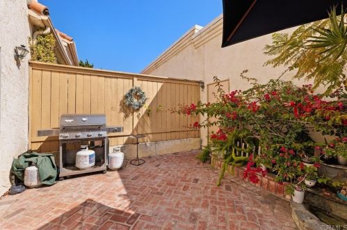 750 Breeze Hill Rd, Vista CA  92081-4300 exterior
