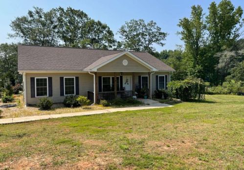 914 Blackhorse Run, Martin, GA 30557-3462