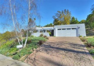 4400 La Barca Dr, Los Angeles, CA 91356-5024